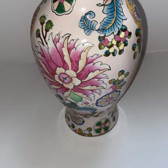 Vintage Chinese Floral Porcelain Vase 10.5" High Handpainted - Picture 2 of 10